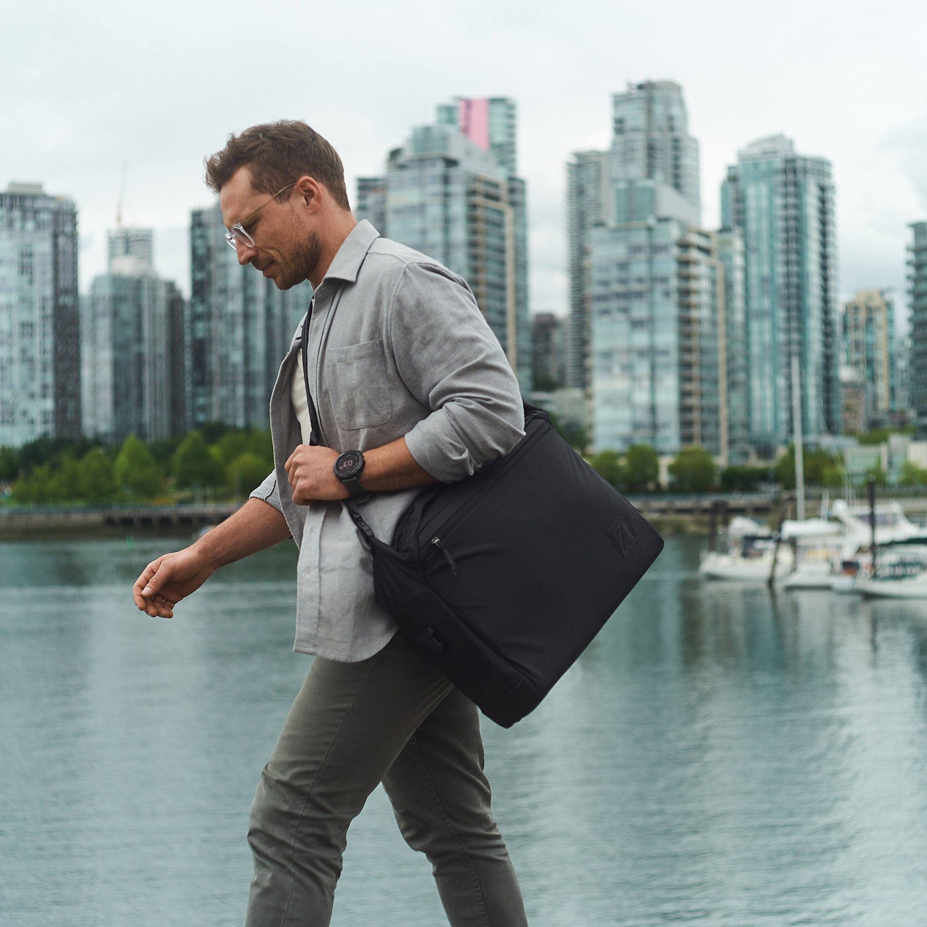 Transit Briefcase 20L - Storming Gravity