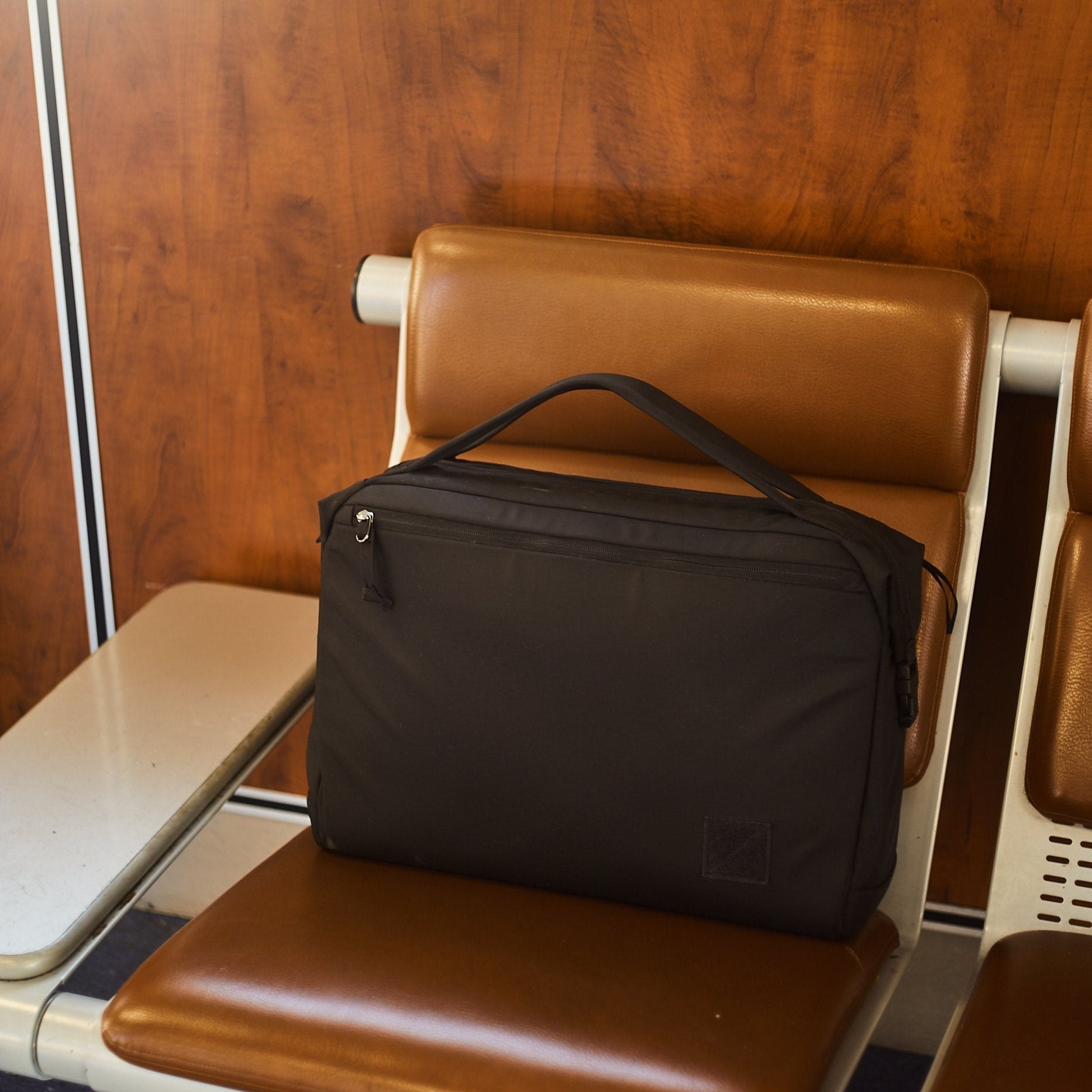 Transit Briefcase 20L - Storming Gravity