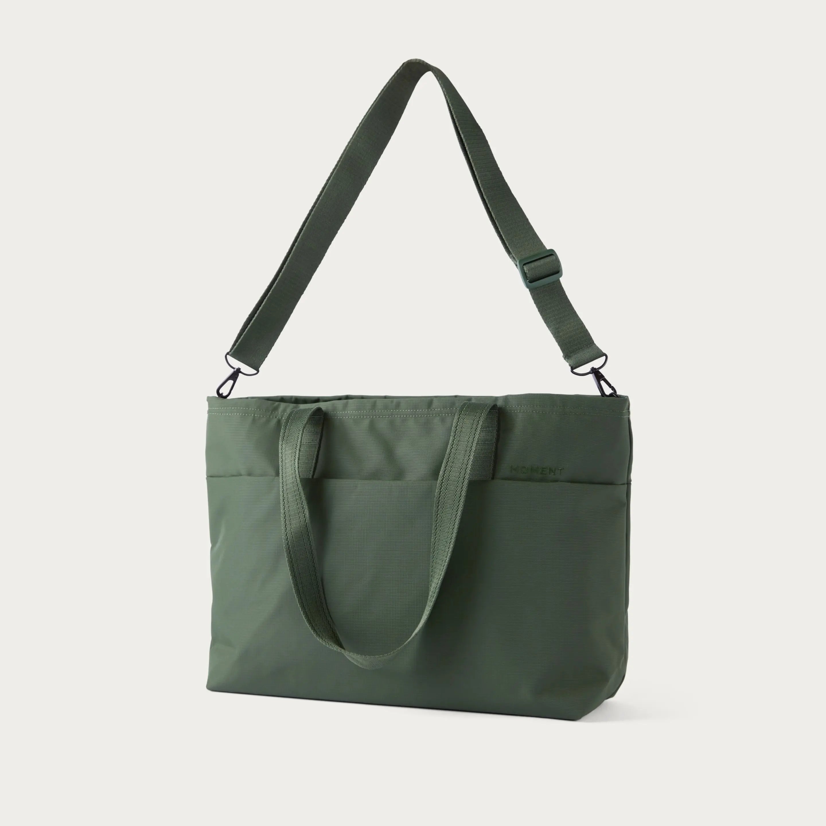 Everything Tech Tote 19L - Storming Gravity