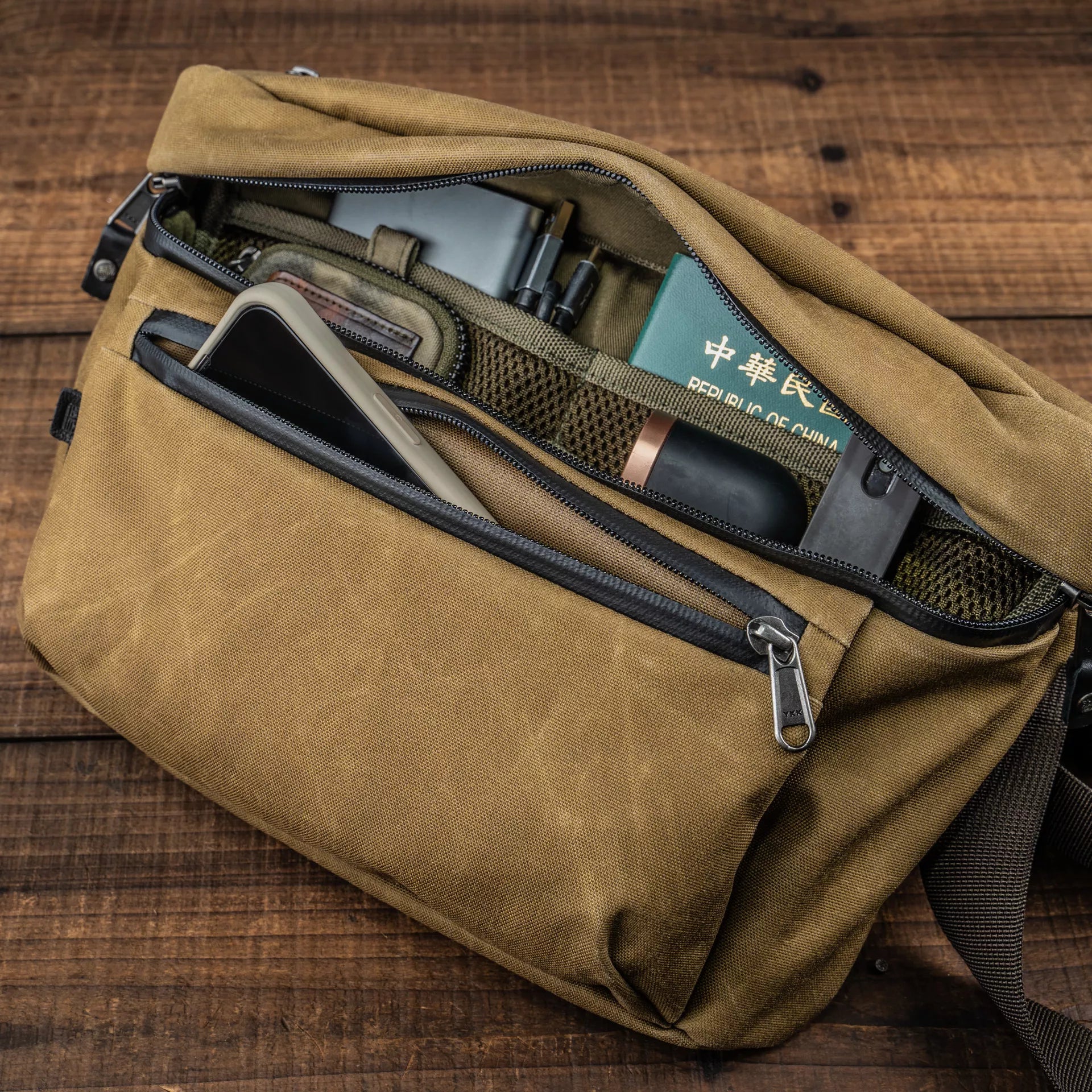 Sling Pouch 3.5L V2 - Storming Gravity