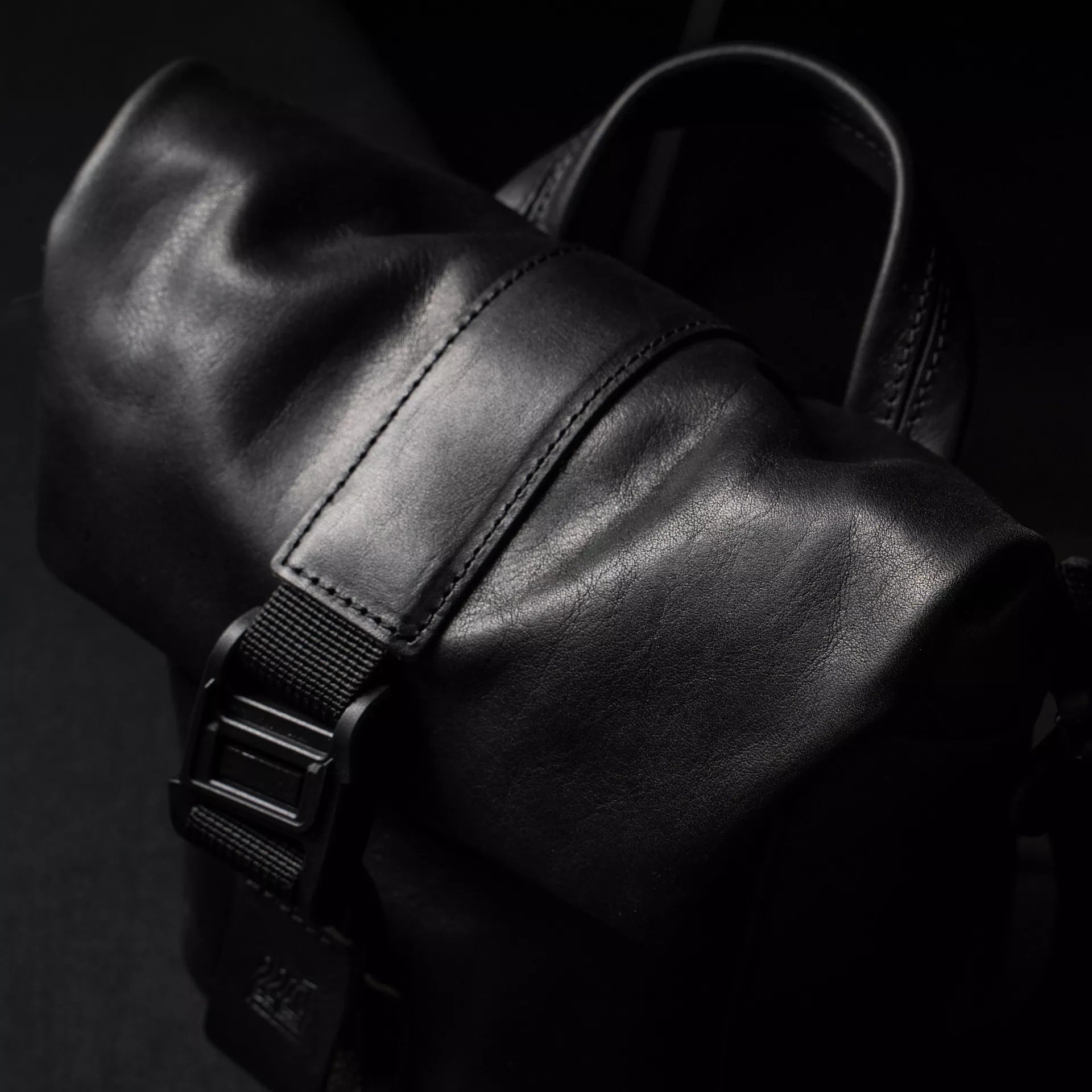 Pilot Leather Travel Camera Bag 3.5L Upgraded - Storming Gravity