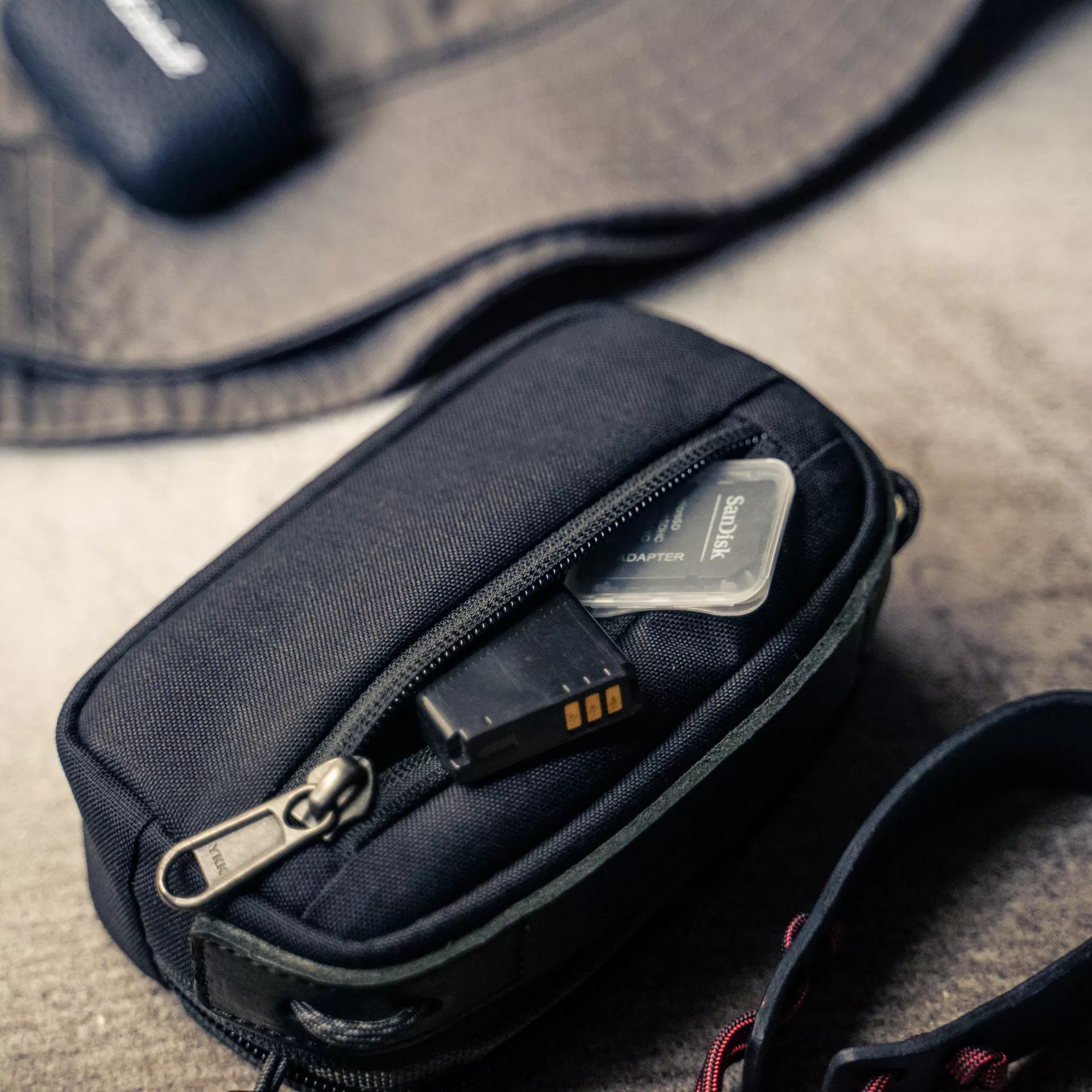 Portable Camera Pouch S - Storming Gravity
