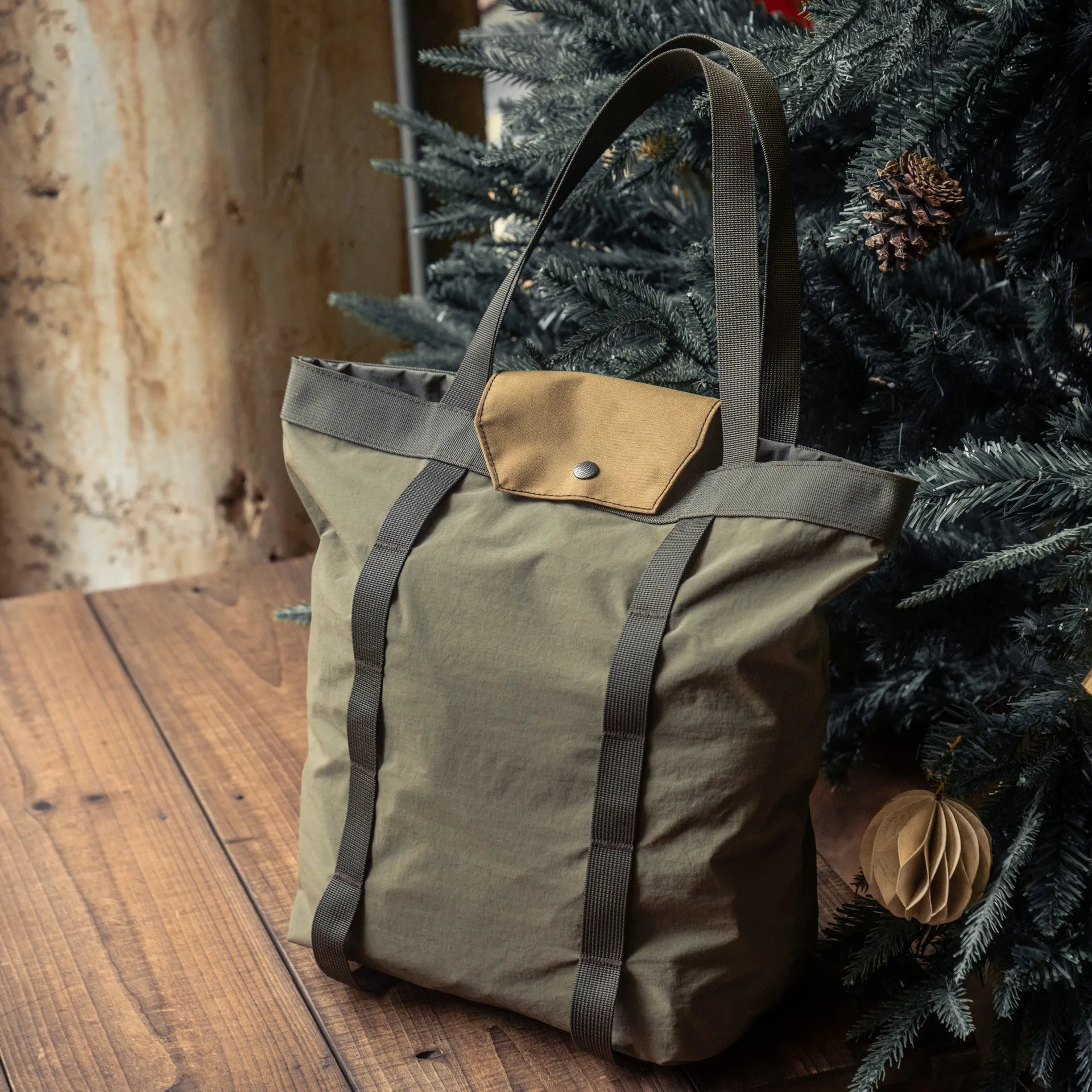 Foldable Tote Bag 14L - Storming Gravity
