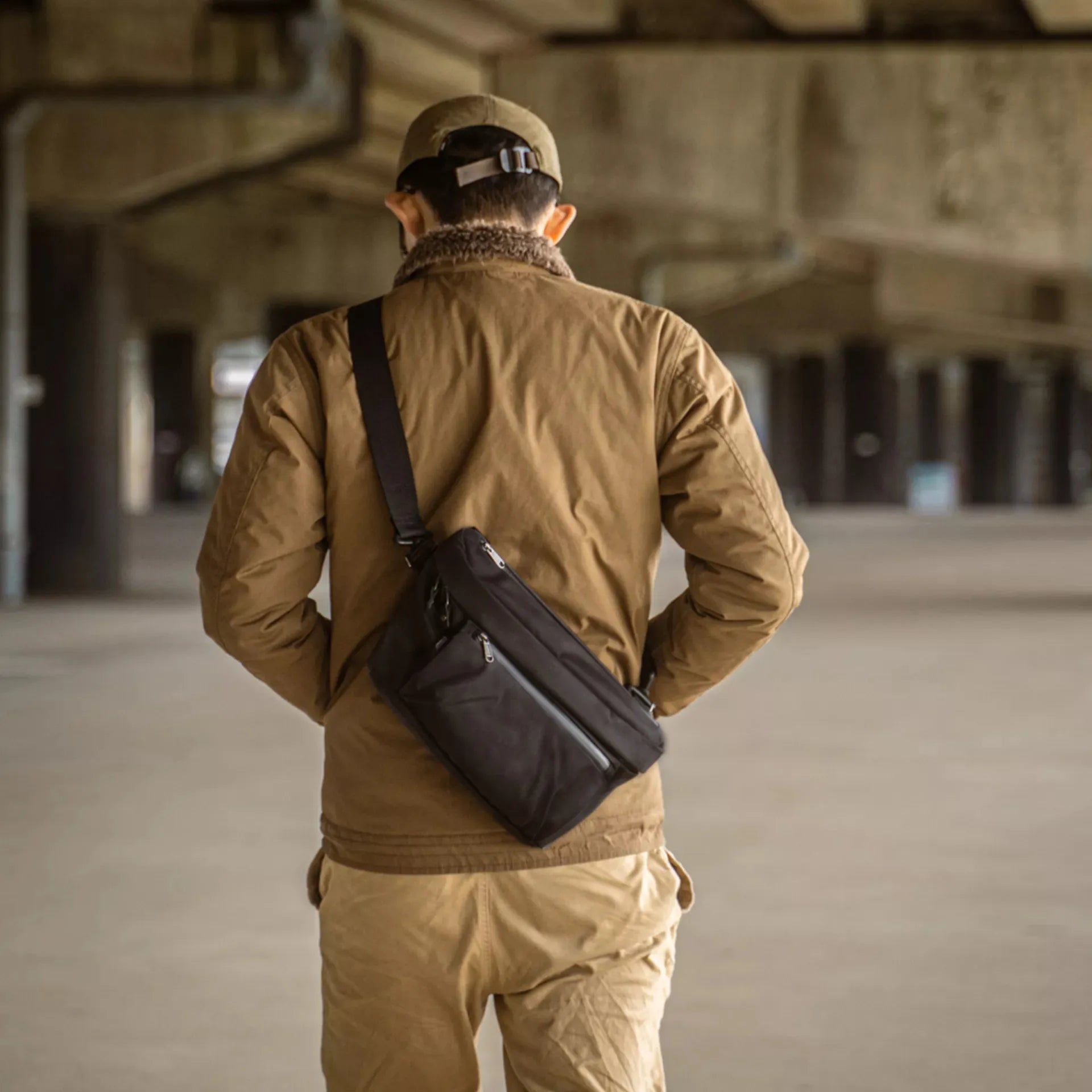 Sling Pouch 3.5L V2 - Storming Gravity