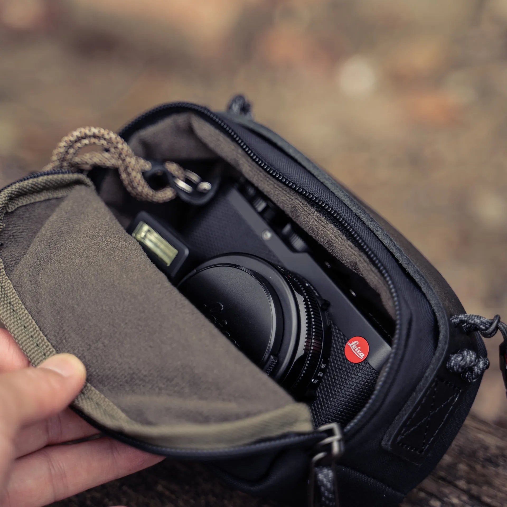 Portable Camera Pouch M - Storming Gravity