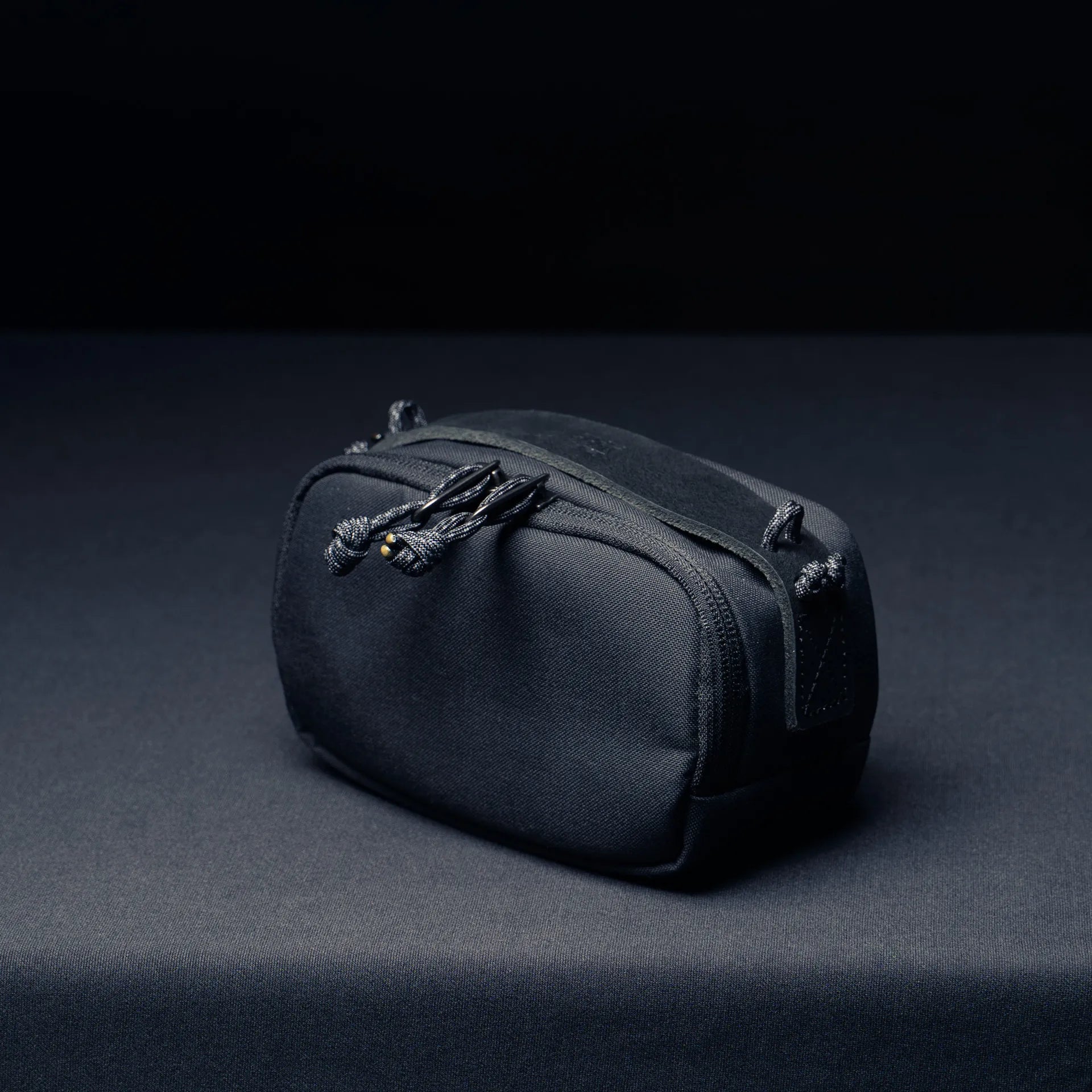Portable Camera Pouch M - Storming Gravity