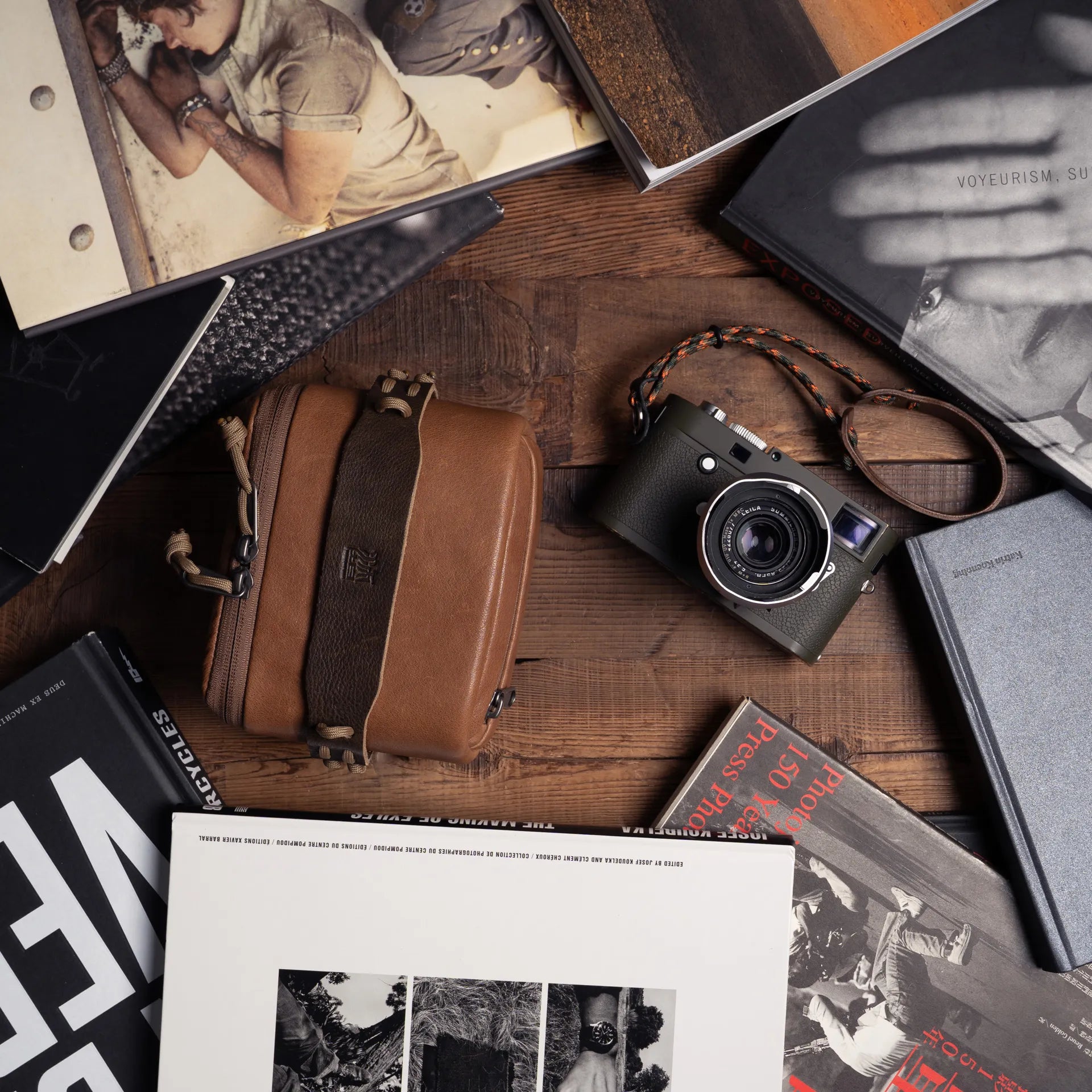 Full Leather Portable Camera Pouch L - Storming Gravity