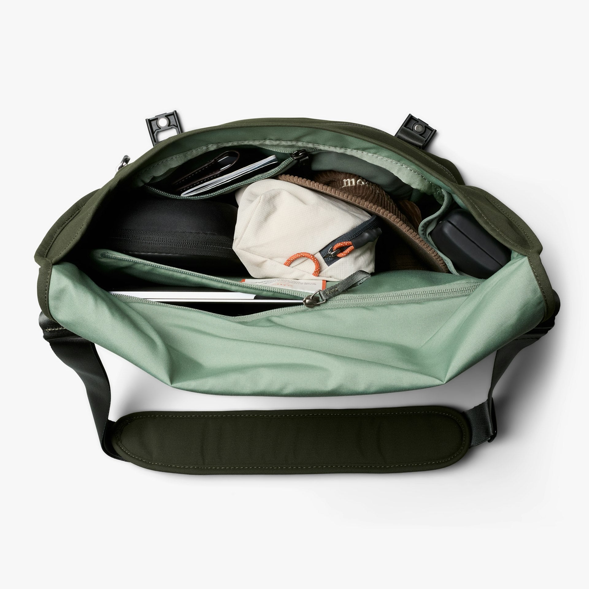 Classic Messenger 13L - Storming Gravity