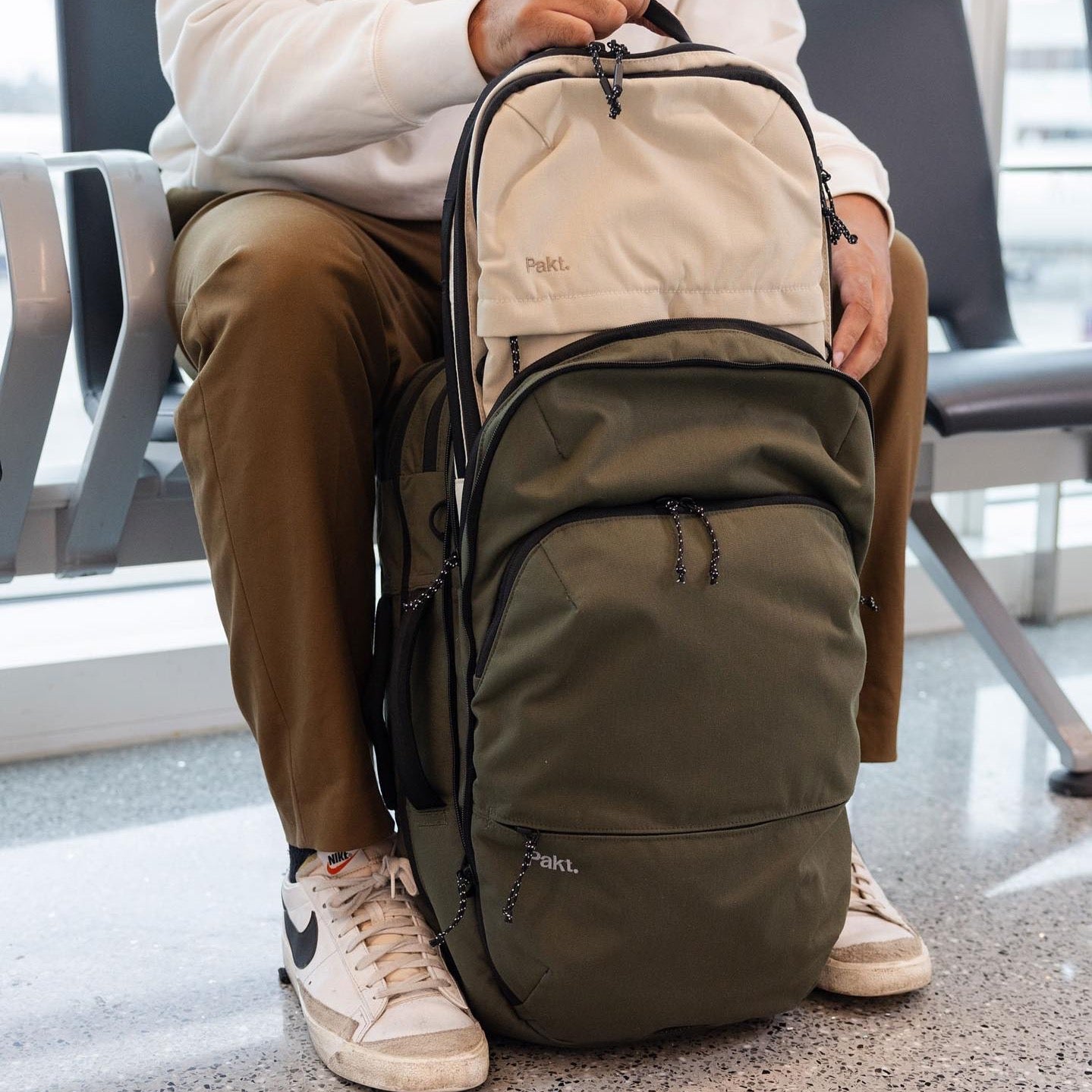 The Travel Backpack 2.0 - 35L/45L