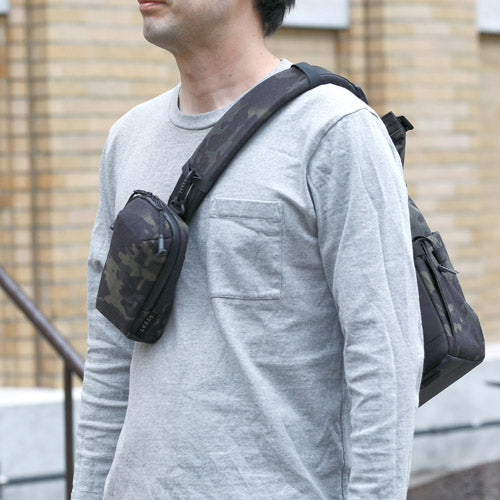 Field Multi Pouch (M) - Storming Gravity