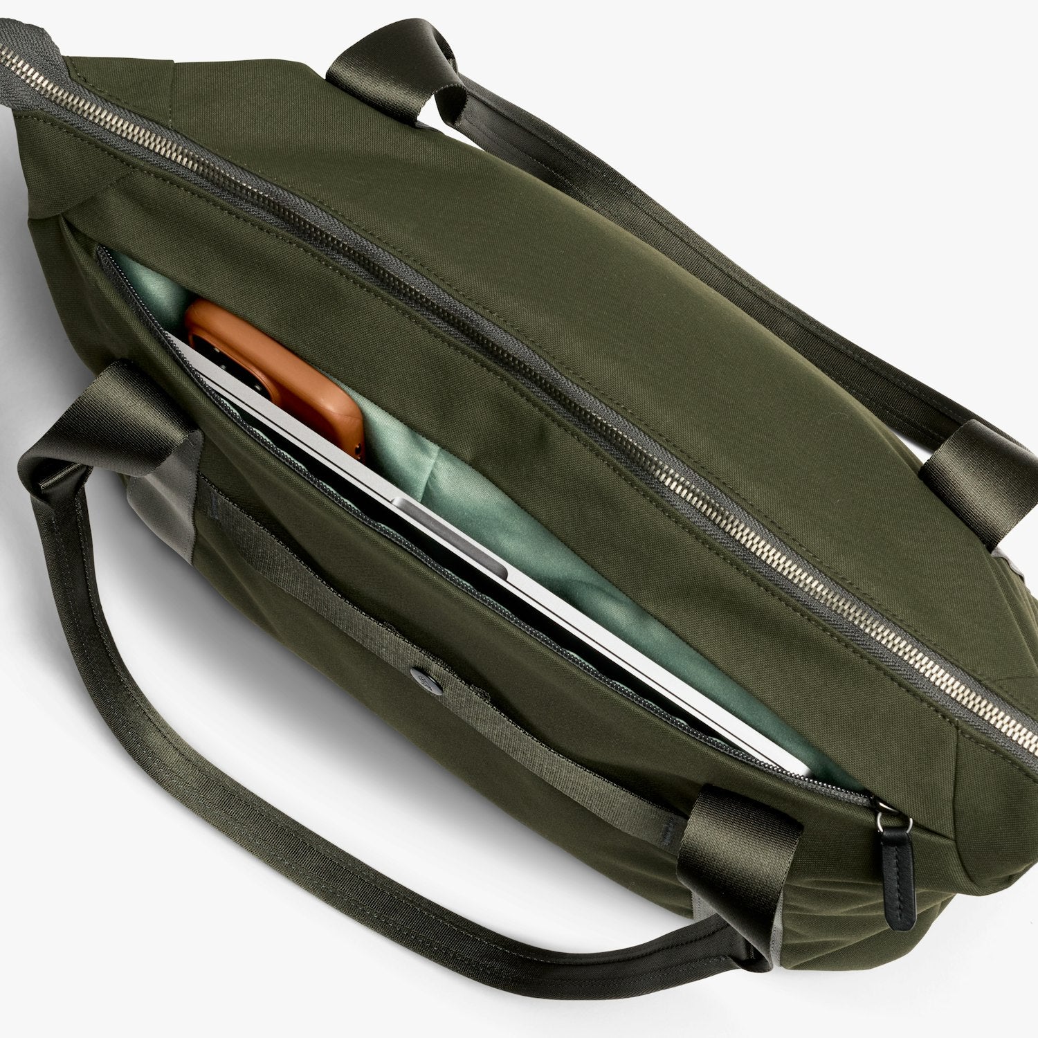 Classic Getaway Bag 28L - Storming Gravity
