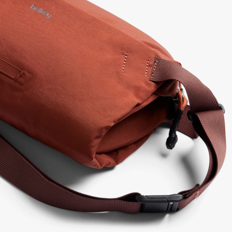 Lite Sling 7L - Storming Gravity