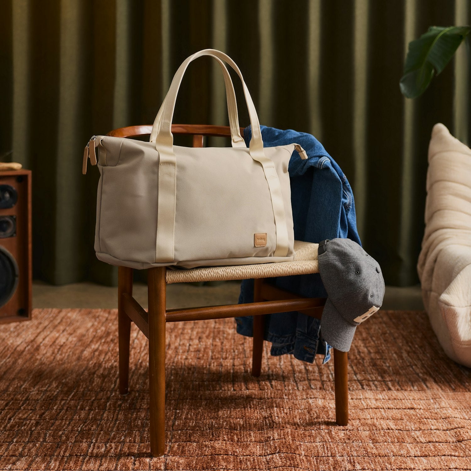 Classic Getaway Bag 28L - Storming Gravity