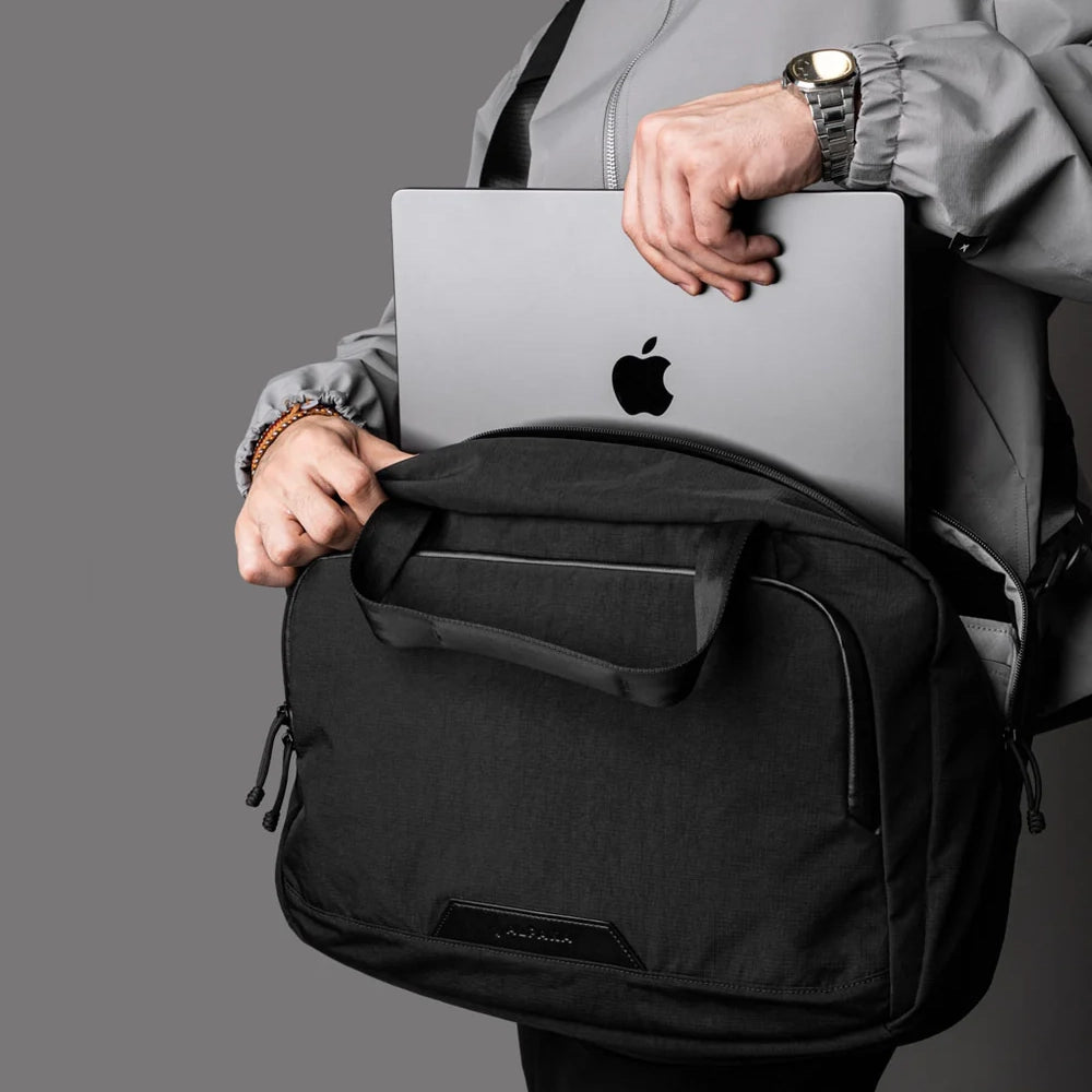 Bravo Brief 15L - Storming Gravity
