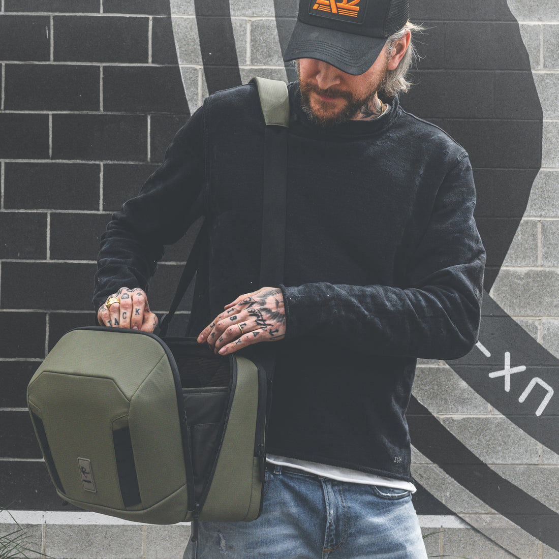 McKinnon Camera Messenger 13L - Storming Gravity