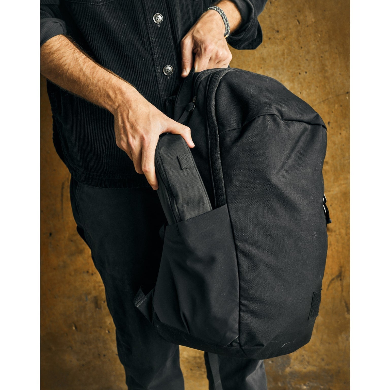 Civic Access Pouch 0.5L - Storming Gravity