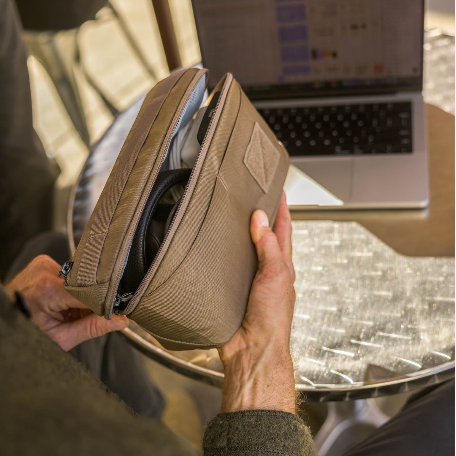 Civic Access Pouch 2L - Storming Gravity