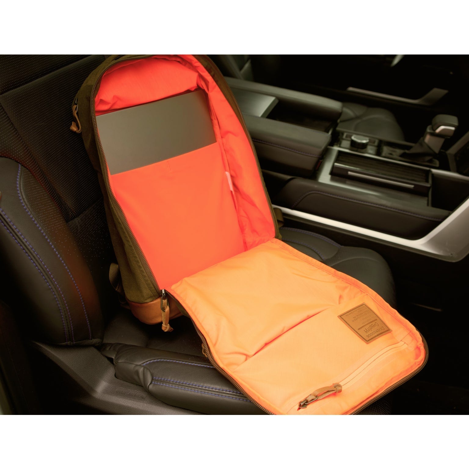 กระเป๋าเป้ Civic รุ่น 22 ลิตร - Griffin Edition