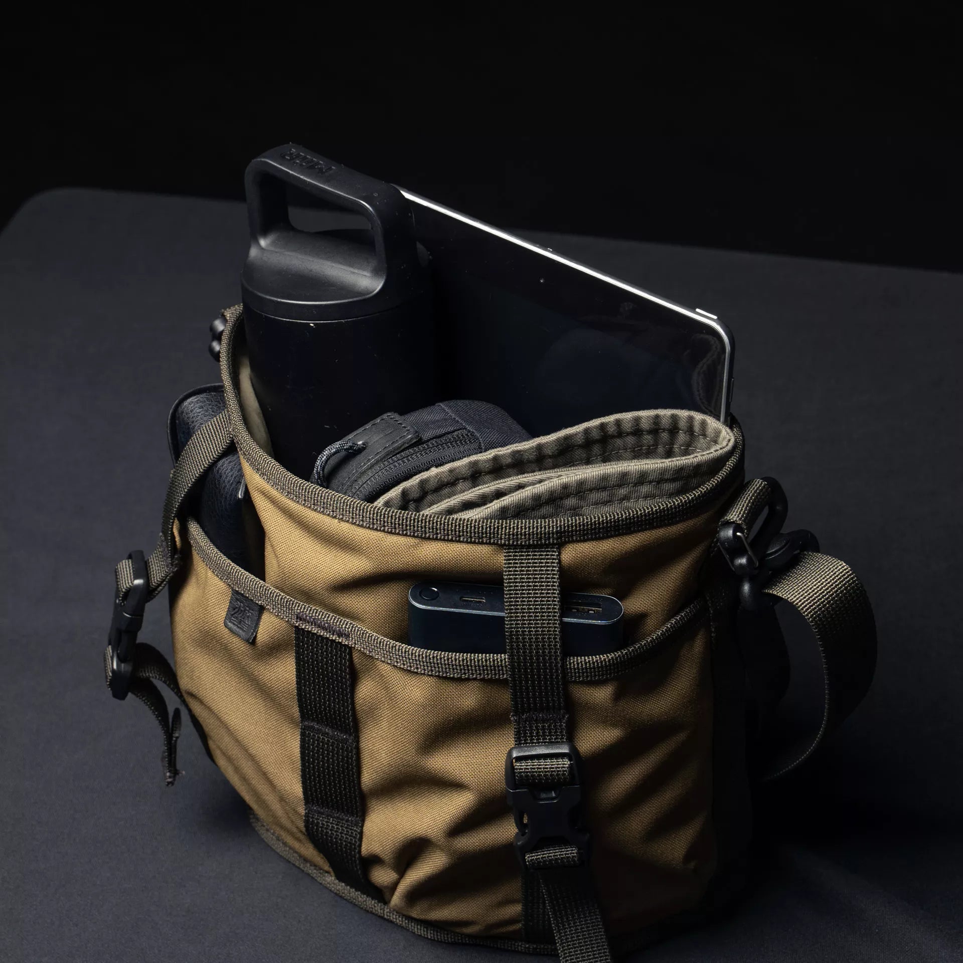 Canteener EDC Utility Sling Bag 2L/3.5L - Storming Gravity