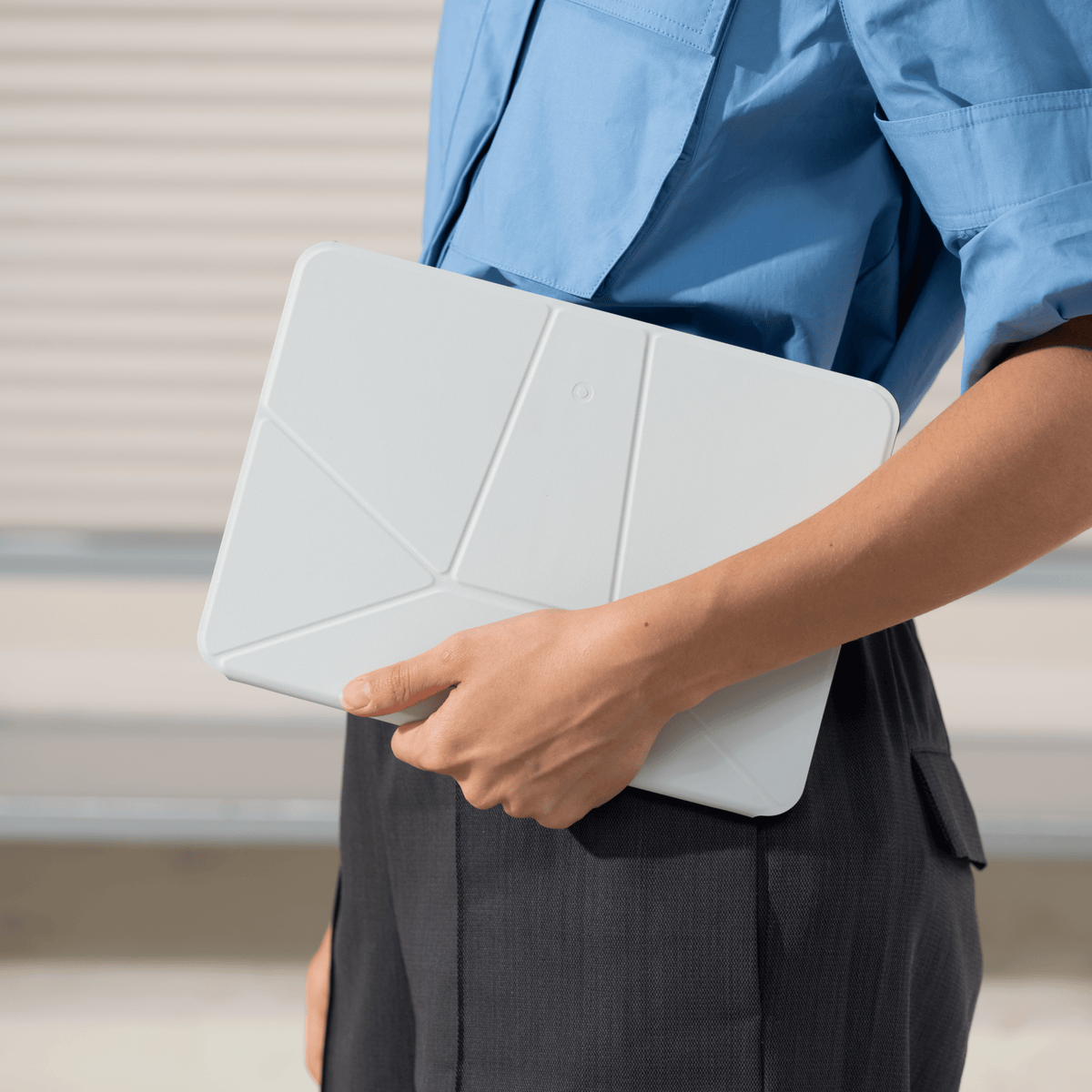 Dynamic Folio Case - Storming Gravity
