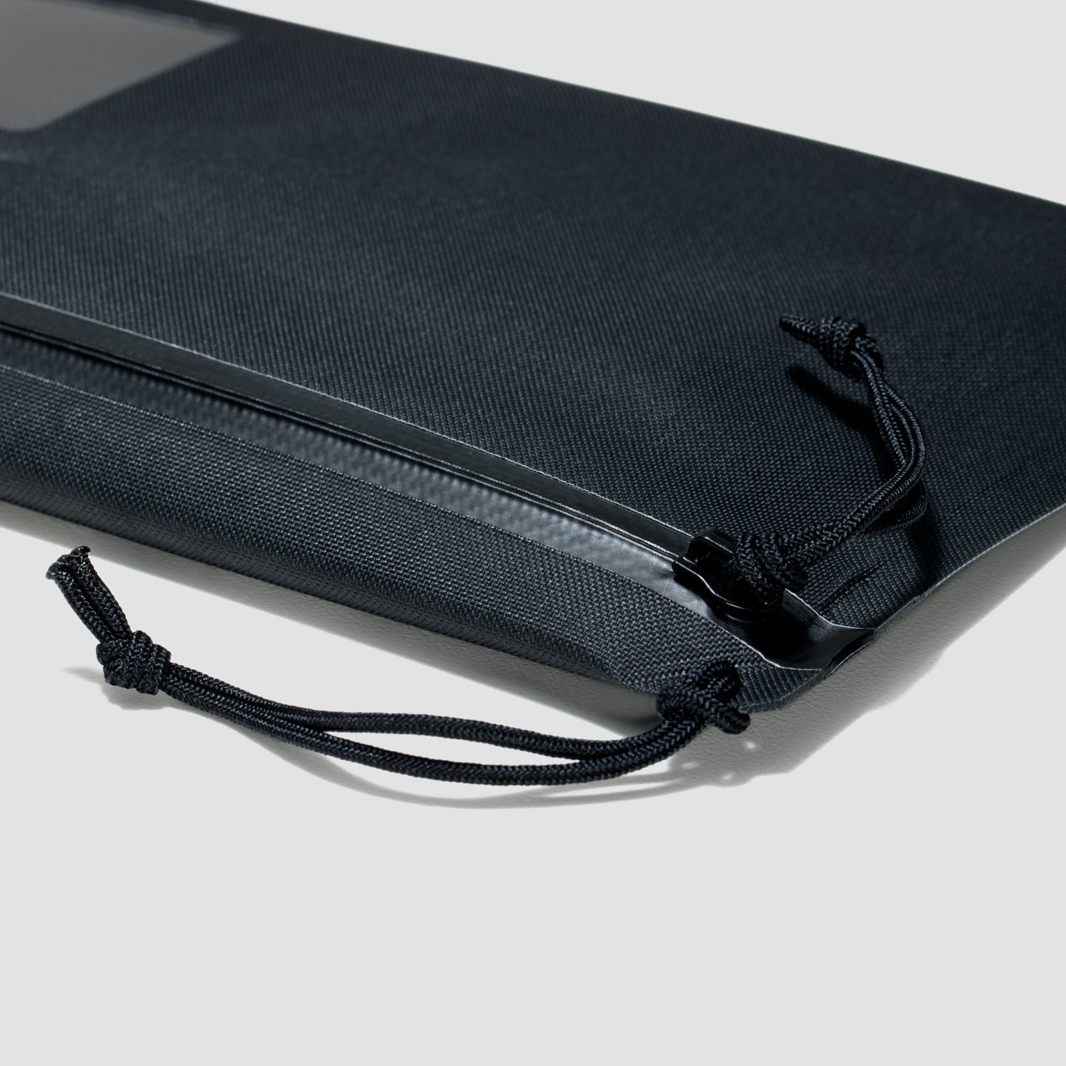 Element Flat Pouch - Small - Storming Gravity