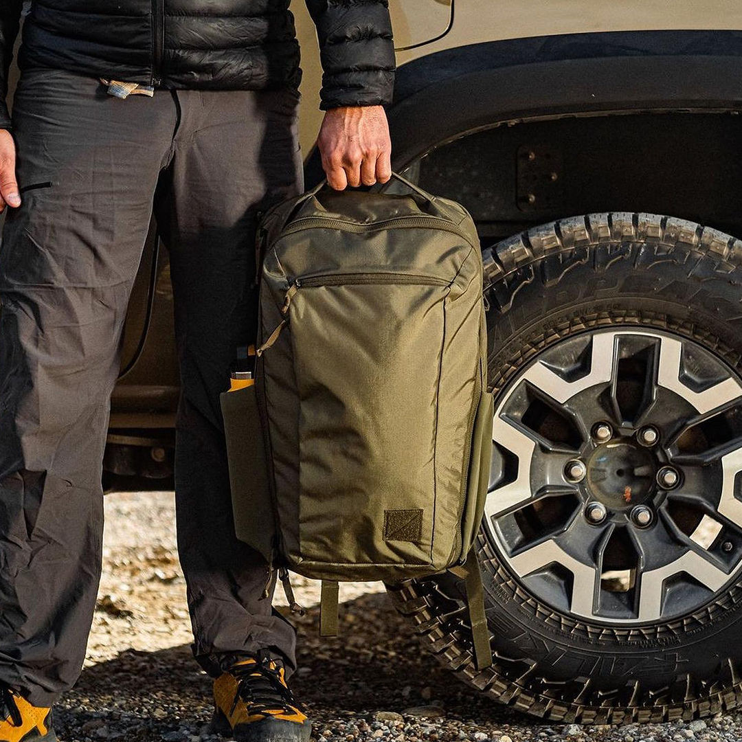 Civic Travel Bags 26L - Storming Gravity
