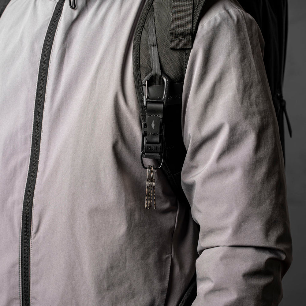 Hub Carabiner - Storming Gravity