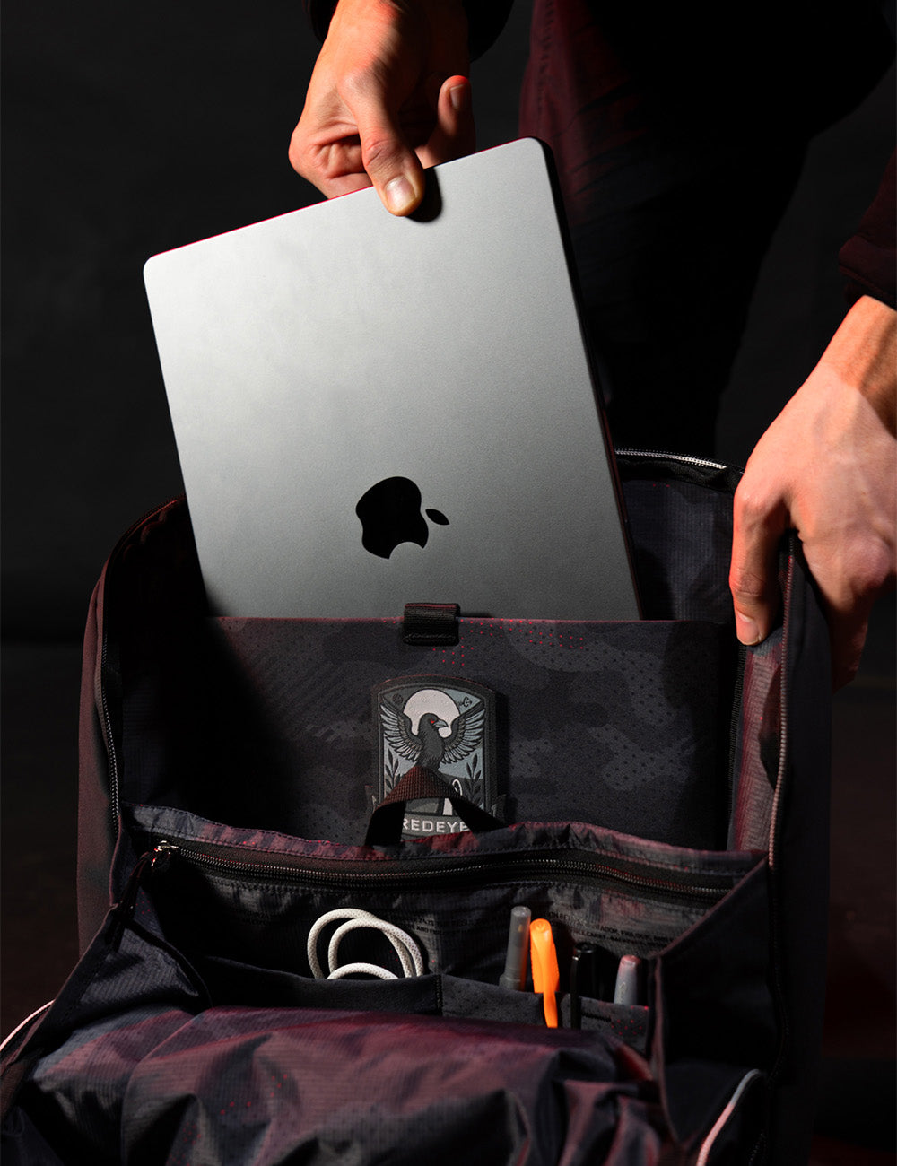 Matador® X Carryology® REDEYE 24 - Black Edition - Storming Gravity