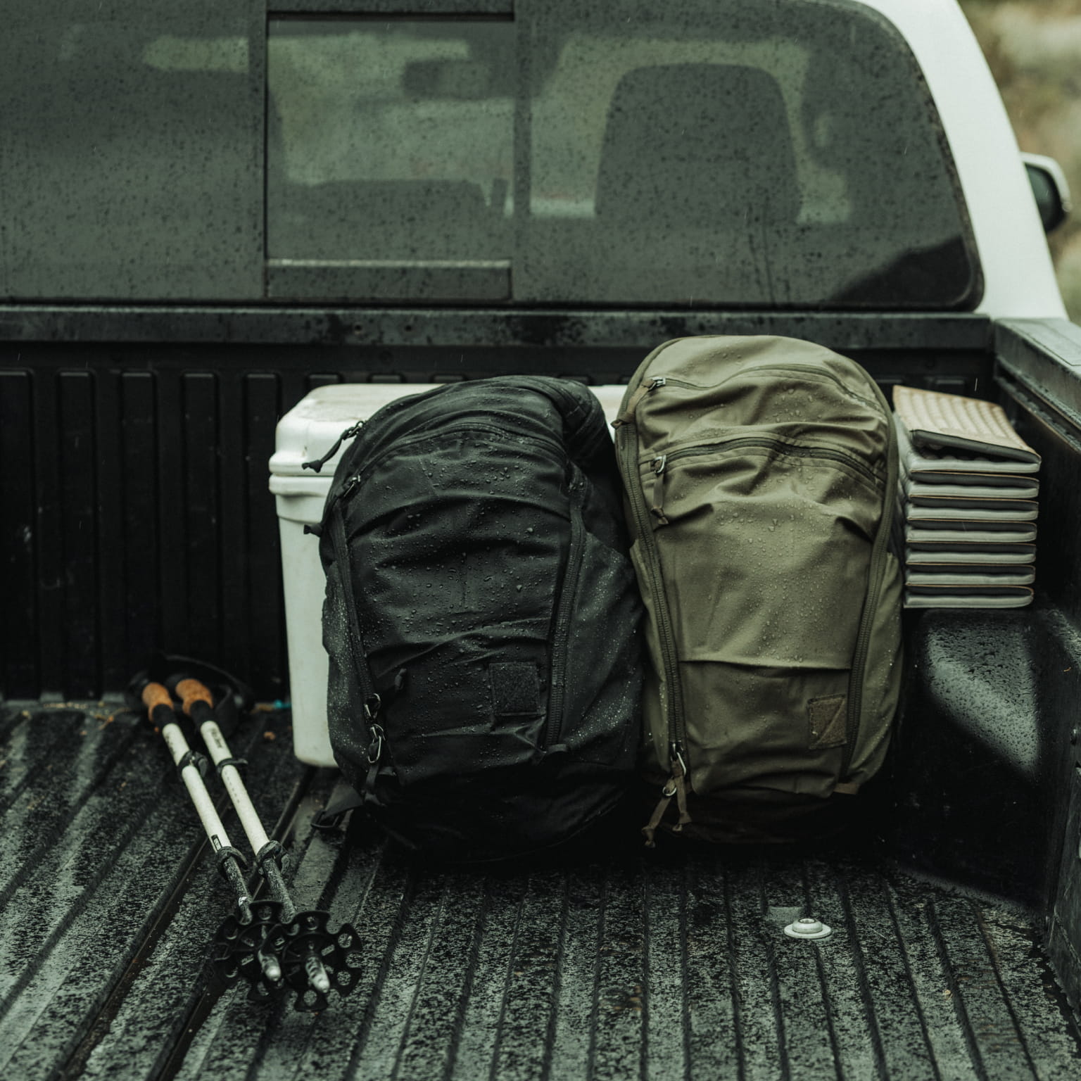 MOUNTAIN Panel Loader 22L in 210D - Storming Gravity