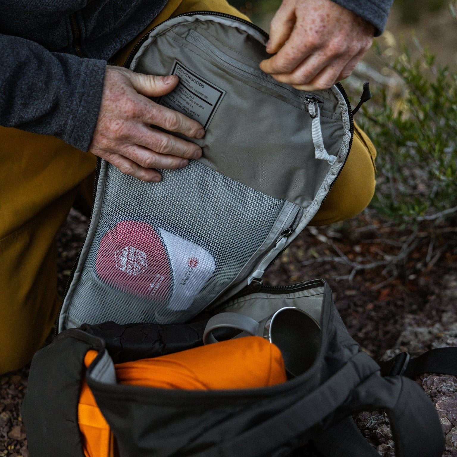 Mountain Panel Loader 22L - Storming Gravity