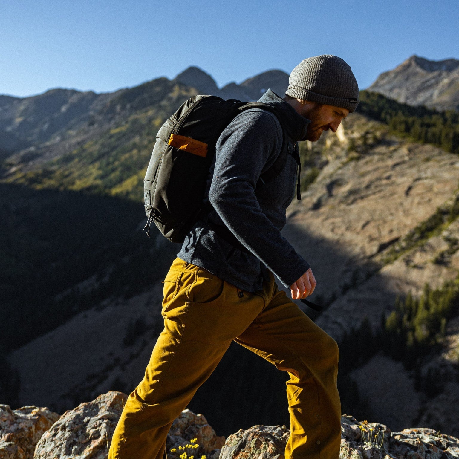 Mountain Panel Loader 22L - Storming Gravity