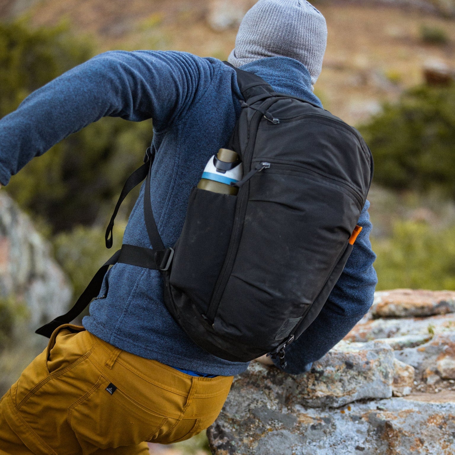 Mountain Panel Loader 22L - Storming Gravity