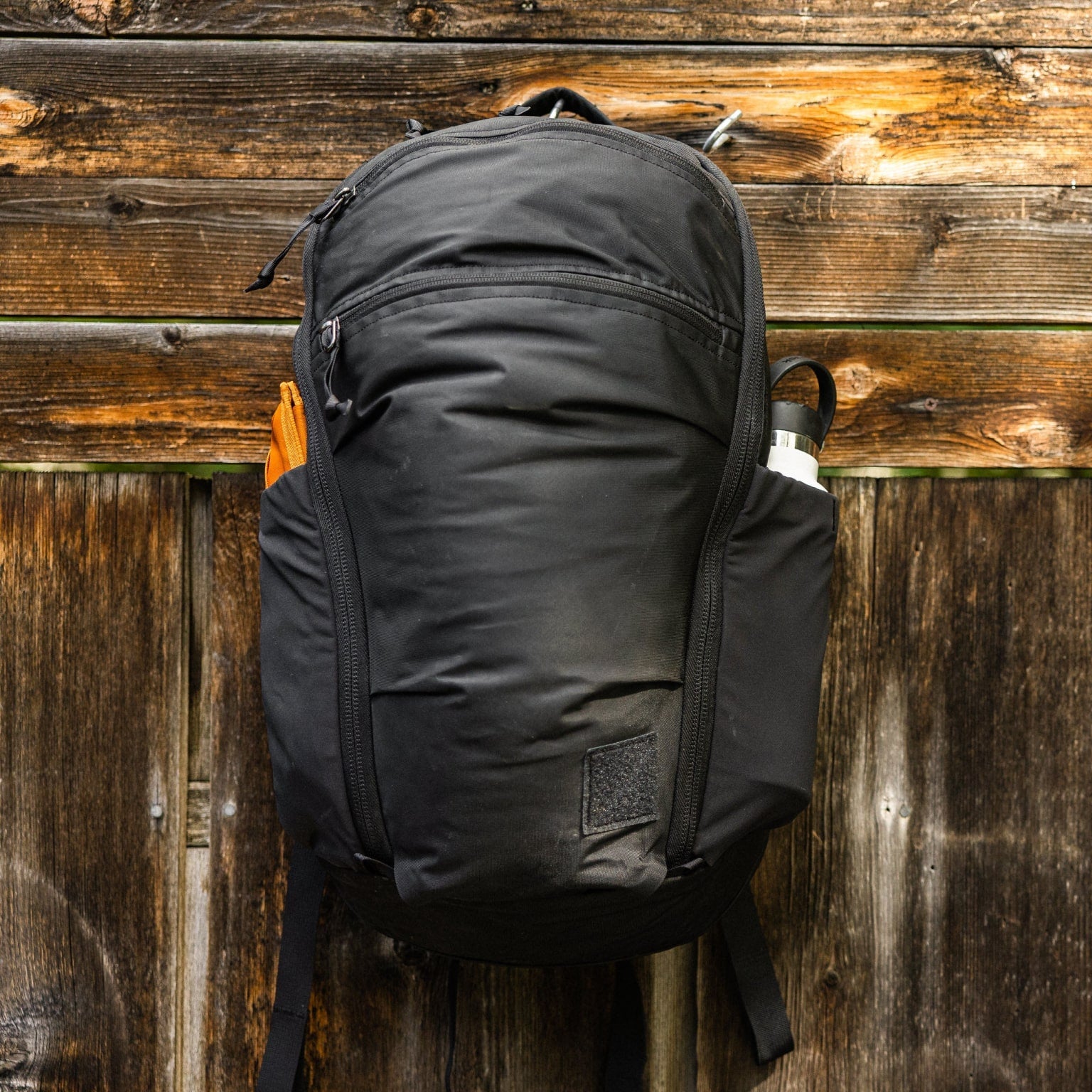 Mountain Panel Loader 22L - Storming Gravity