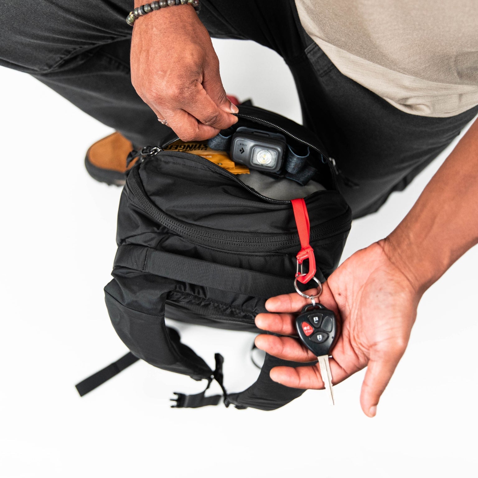 Mountain Panel Loader 22L - Storming Gravity