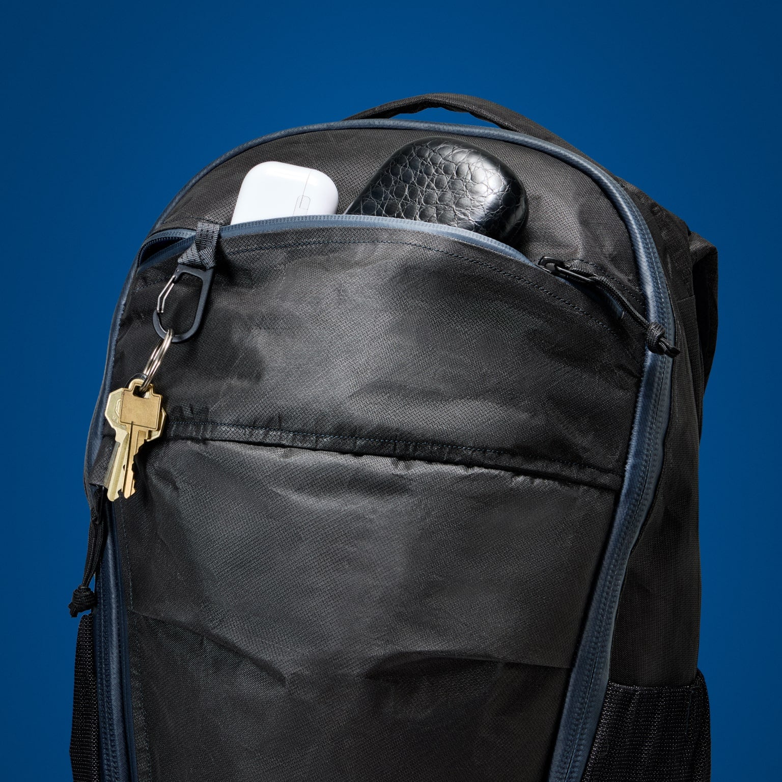 MOUNTAIN Panel Loader 22L - Kludde Edition - Storming Gravity