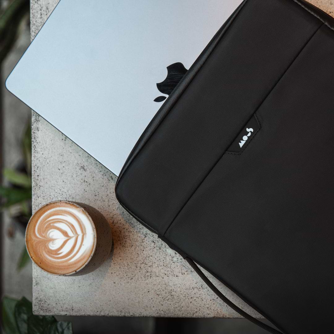 MacBook Pro Sleeve With Handle - Storming Gravity