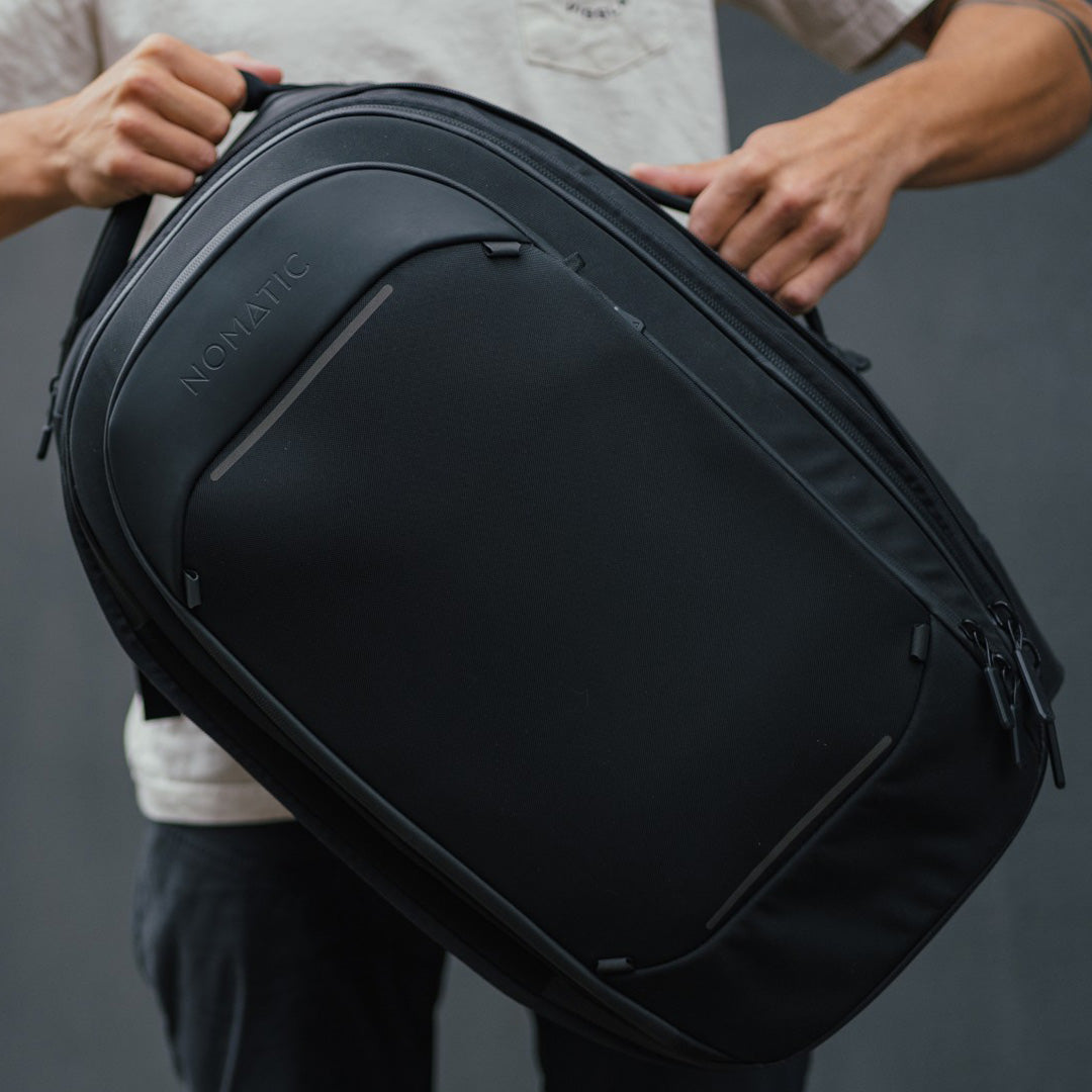 NOMATIC Navigator Travel Backpack 32L - Storming Gravity