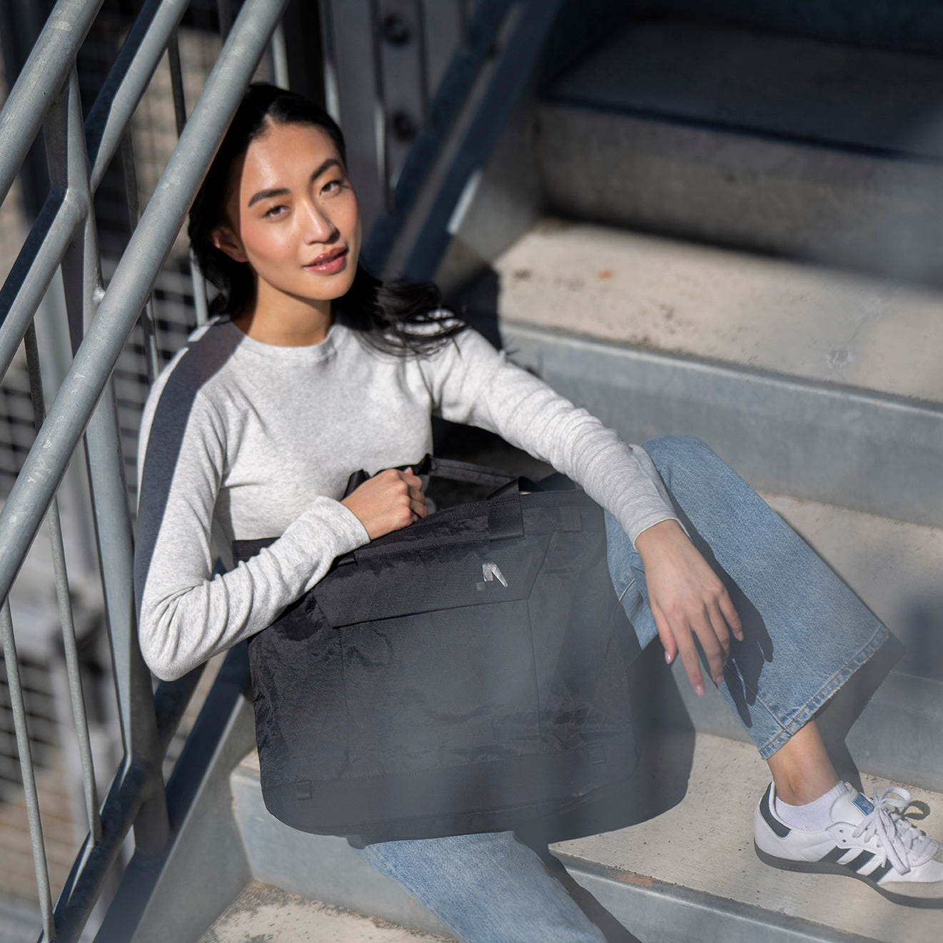 Rennen Tote Bag - Storming Gravity