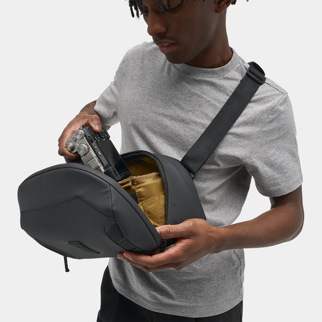 Mckinnon Camera Sling 8L - Storming Gravity