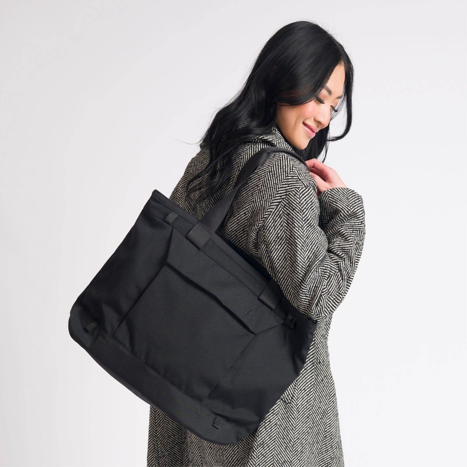 Rennen Tote Bag - Storming Gravity