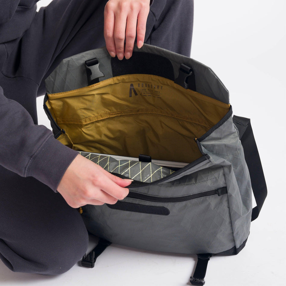 Rennen Shoulder Bag 10L - Storming Gravity