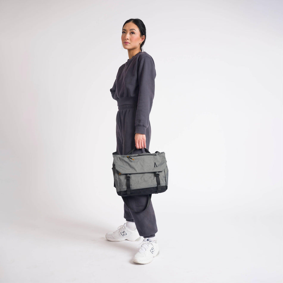 Rennen Shoulder Bag 10L - Storming Gravity