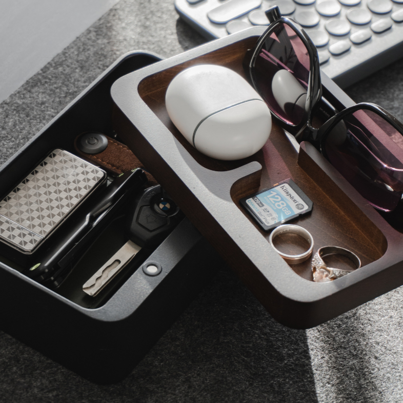 Revov Magnetic Rotating Tray Box