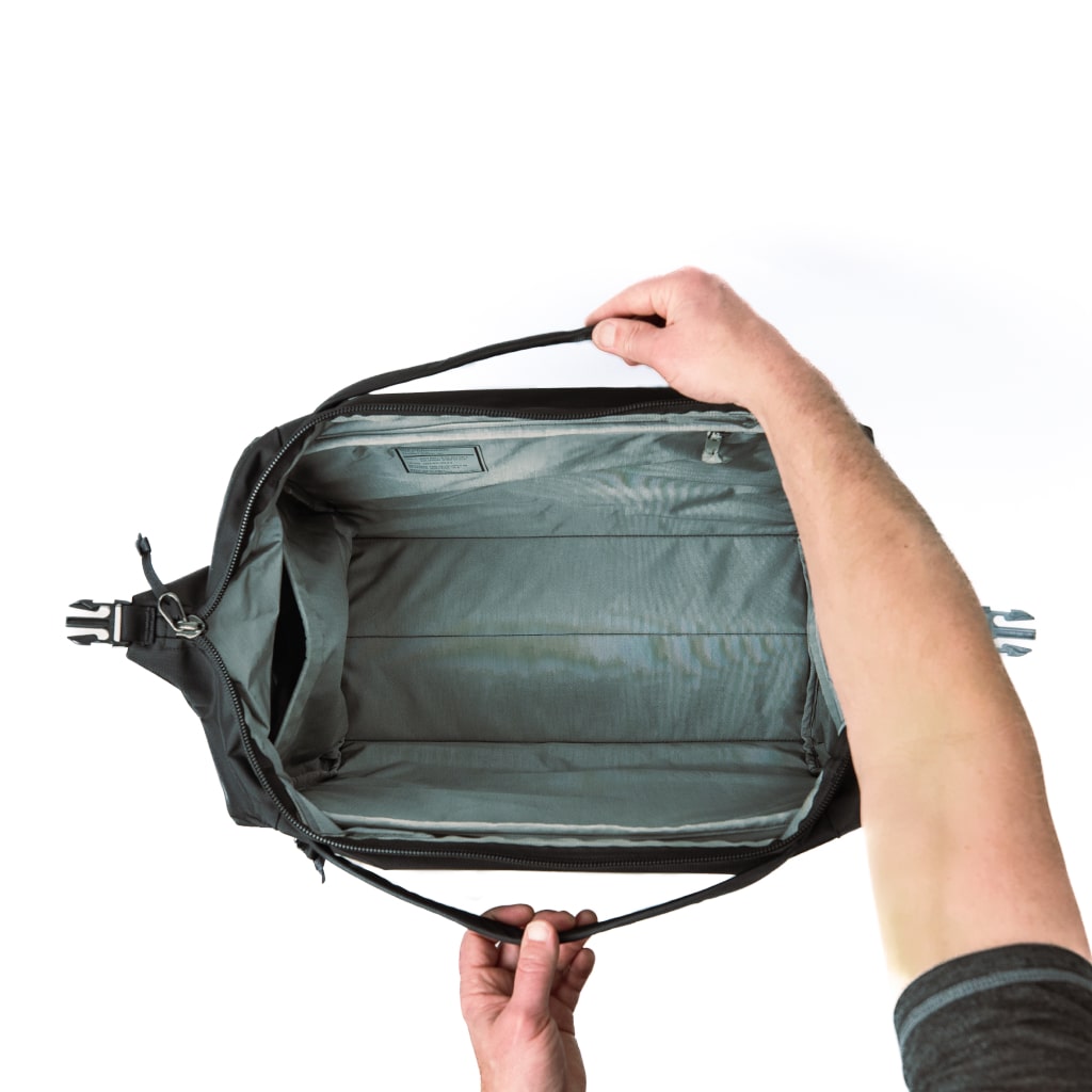 Transit Duffel 35L - Storming Gravity