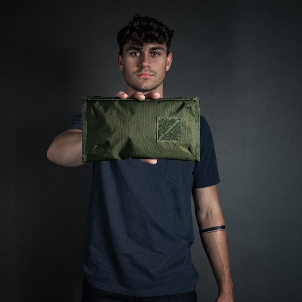กระเป๋า Civic Access Pouch 1 ลิตร (สีเขียวมะกอก รุ่นลิมิเต็ดเอดิชั่น)