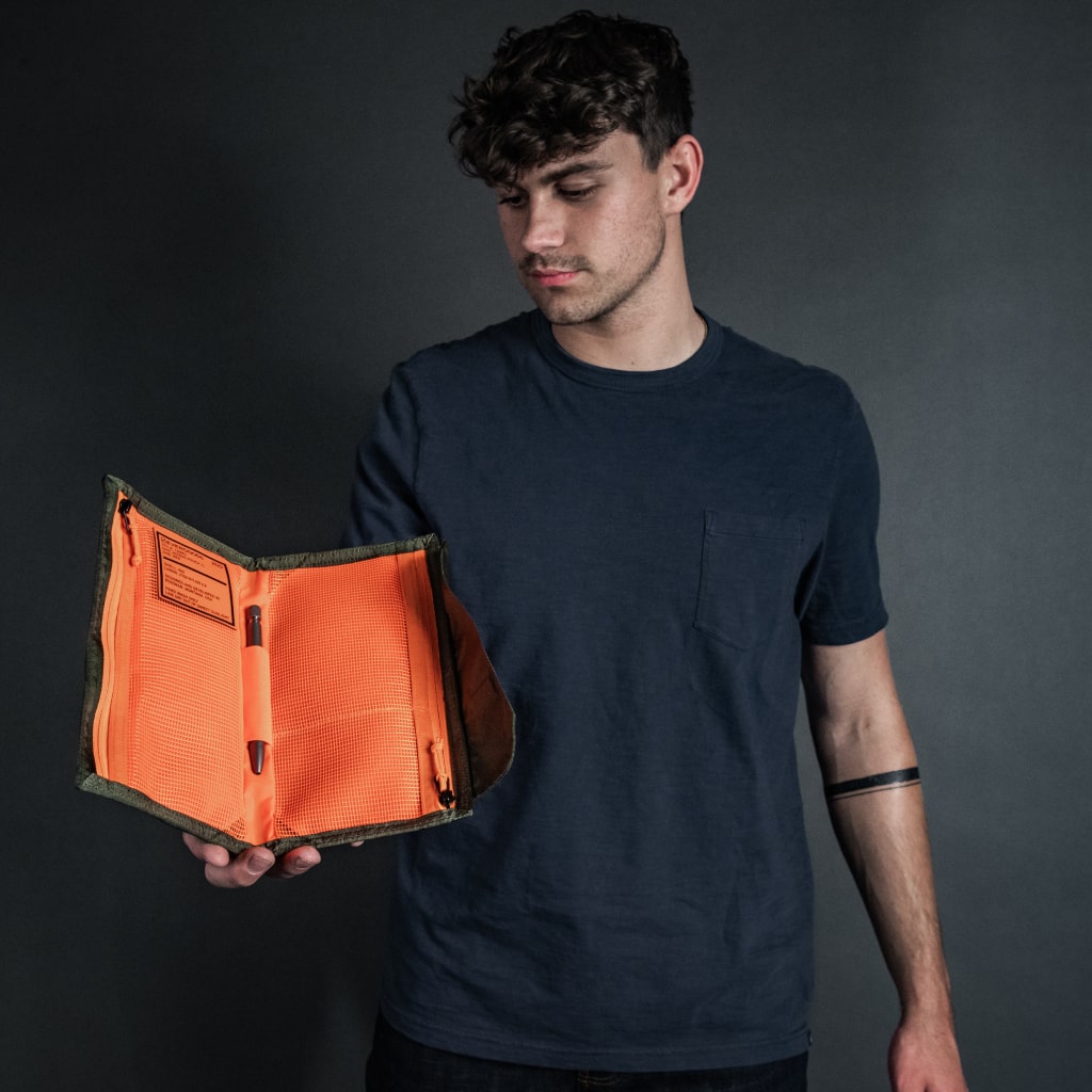 กระเป๋า Civic Access Pouch 1 ลิตร (สีเขียวมะกอก รุ่นลิมิเต็ดเอดิชั่น)