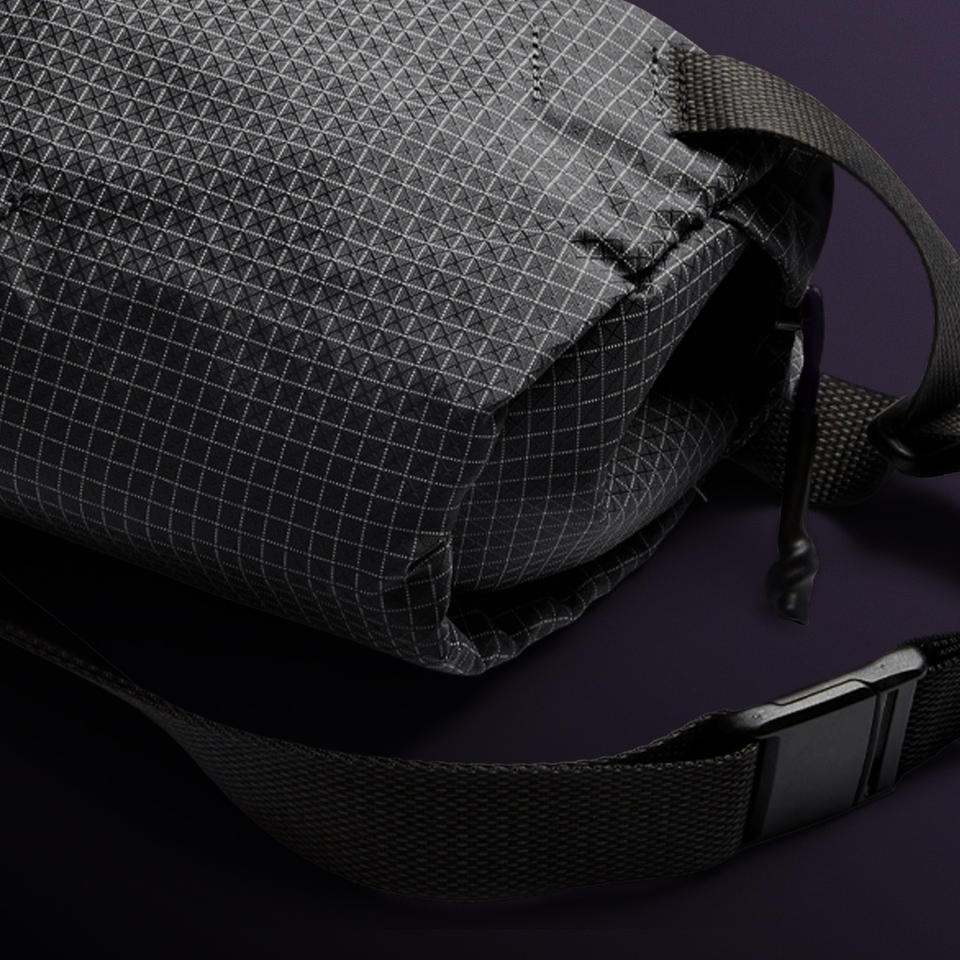 Lite Sling 7L - Storming Gravity