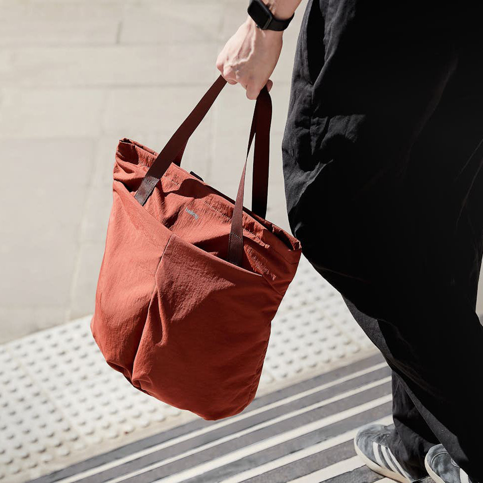 Lite Totepack 18L - Storming Gravity