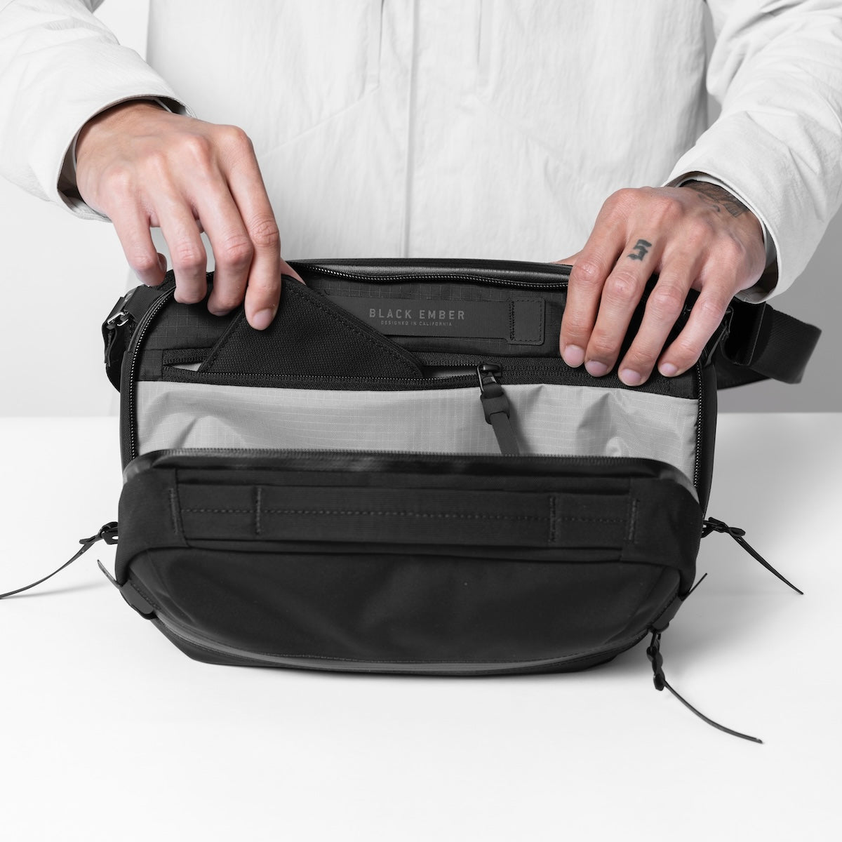 Black Ember GRIP-SLING 06 in Jet Black
