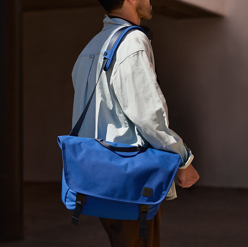 Classic Messenger 13L - Storming Gravity